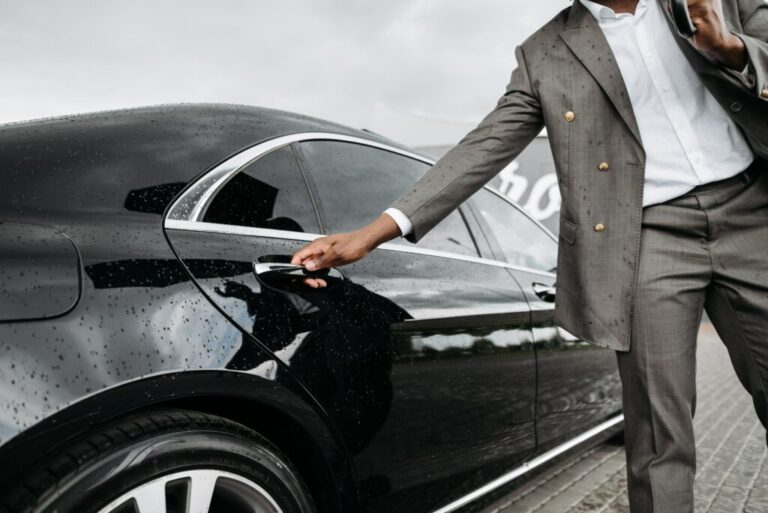 Airport Chauffeur Transfer  Frankfurt Airport (FRA) To  City Airport Mannheim (MHG)